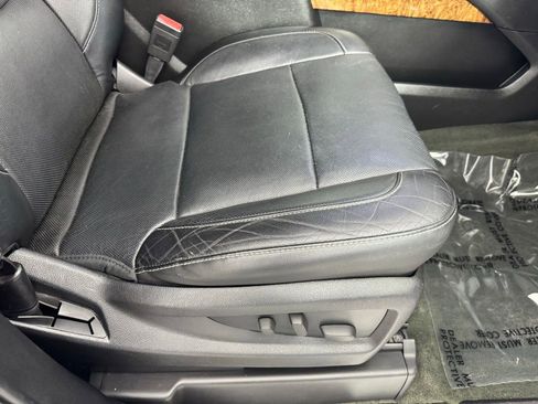 Used 2015 Chevrolet Tahoe LTZ RWD image 41