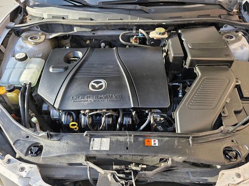 Used 2004 MAZDA MAZDA3 s w/ Moonroof & 6-CD Pkg image 22