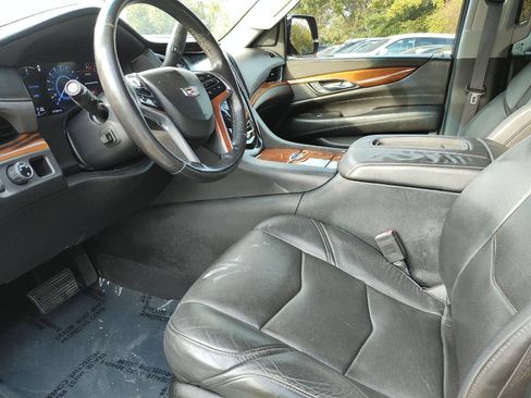 Used 2016 Cadillac Escalade ESV 2WD image 24
