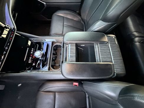 Used 2022 Jeep Wagoneer Series II AWD/4WD image 18
