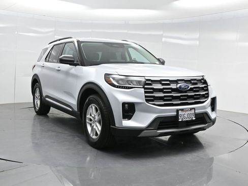 Used 2025 Ford Explorer Active w/ Active Comfort Package RWD image 71