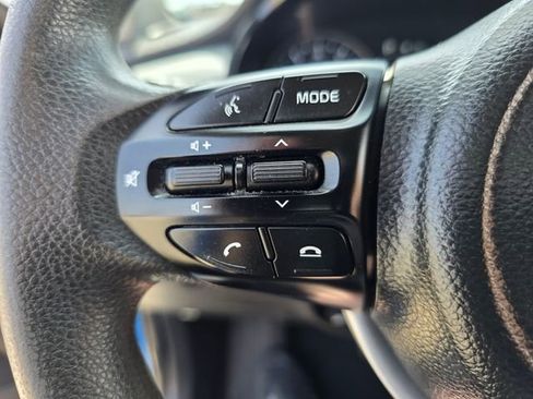 Used 2023 Kia Rio S w/ Technology Package image 22