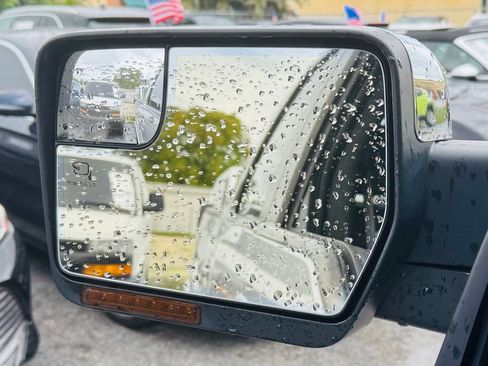 Used 2013 Ford F150 Lariat w/ Lariat Chrome Pkg image 18