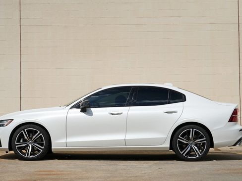 Used 2022 Volvo S60 B5 R-Design w/ Climate Package FWD image 8