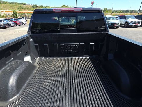 Used 2022 GMC Sierra 1500 SLT w/ SLT Convenience Package AWD/4WD image 8