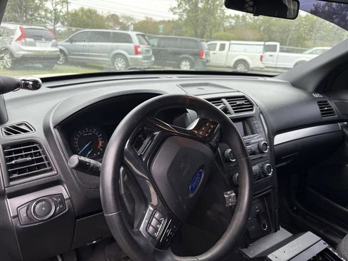 Used 2018 Ford Explorer 4WD Police Interceptor image 12