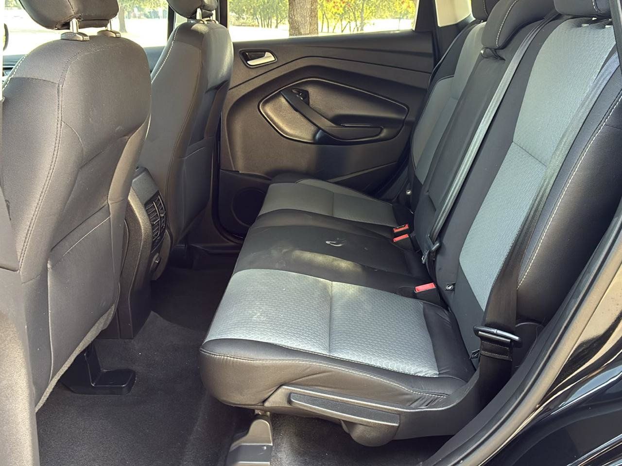 Used 2018 Ford Escape SE w/ SE Sync 3 Package FWD image 19