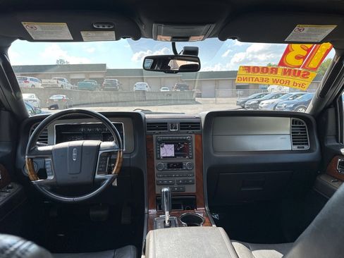 Used 2013 Lincoln Navigator 4WD image 13