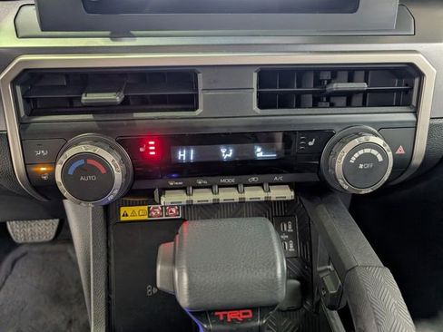 Used 2025 Toyota 4Runner TRD Off-Road AWD/4WD image 21