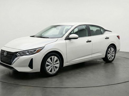 Used 2025 Nissan Sentra S image 3