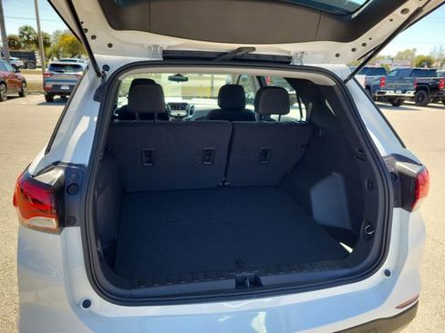 Certified 2024 Chevrolet Equinox LS w/ Driver Confidence II Package image 5
