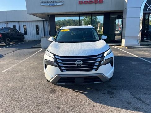 Used 2024 Nissan Rogue SL FWD image 32