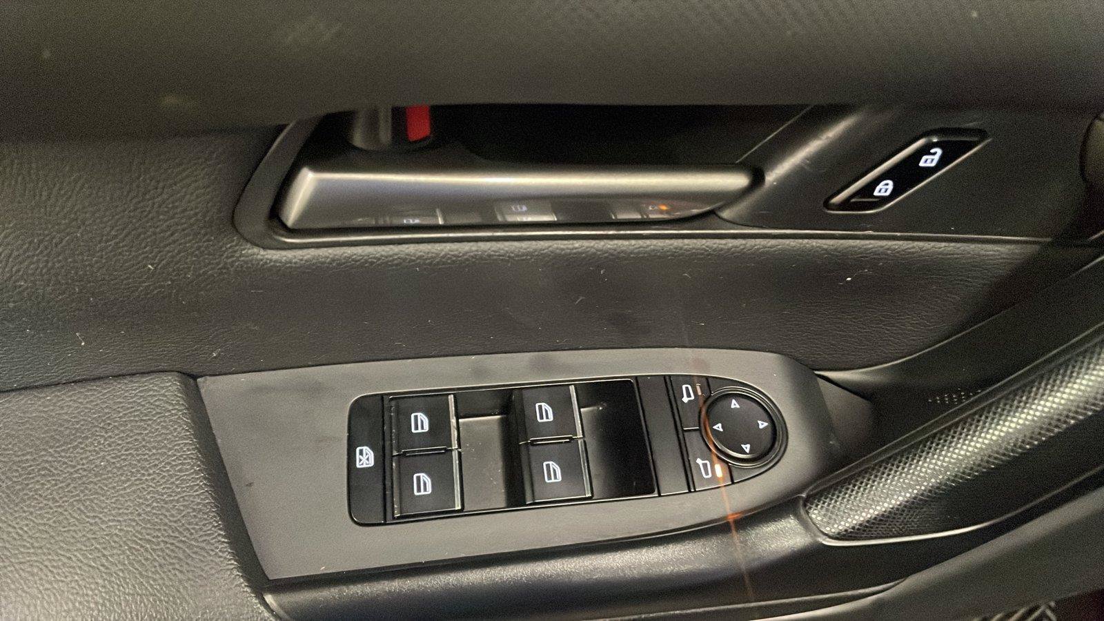 Used 2025 MAZDA CX-50 AWD 2.5 S w/ Premium Package image 24