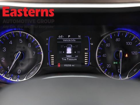 Used 2024 Chrysler Voyager LX FWD image 18