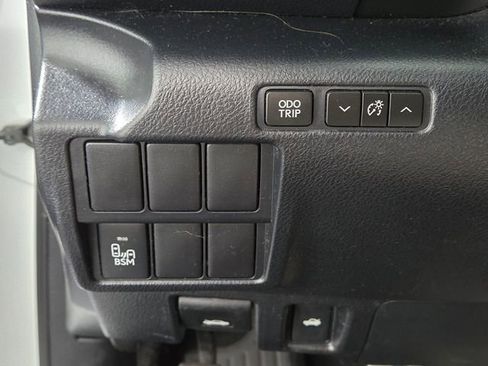 Used 2016 Lexus IS 200t w/ F Sport Package image 39