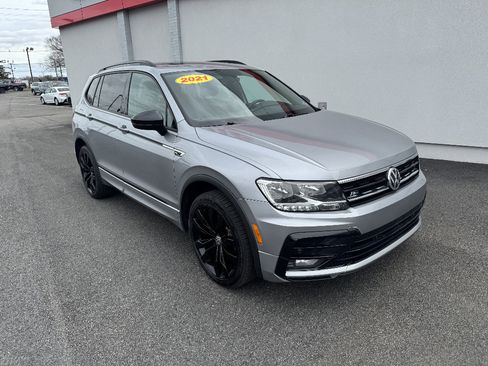 Used 2021 Volkswagen Tiguan SE R-Line image 4