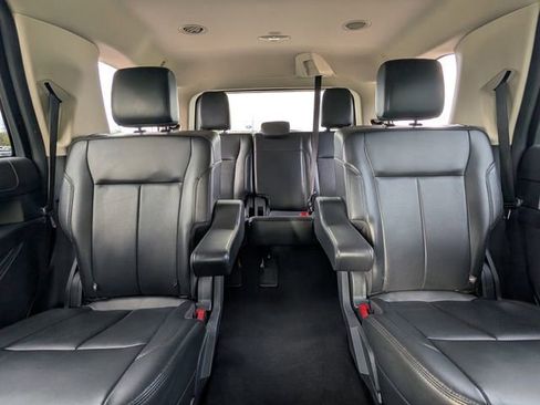 Used 2024 Ford Expedition XLT AWD/4WD image 31