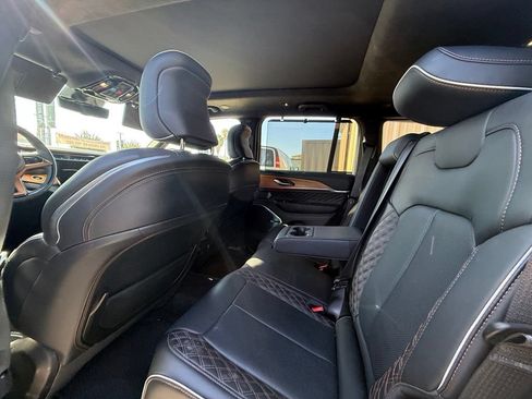 Used 2024 Jeep Grand Cherokee Summit AWD/4WD image 4
