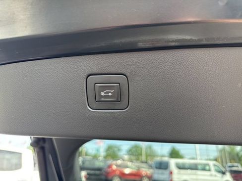 Used 2024 Buick Envista Sport Touring w/ Convenience II Package FWD image 21