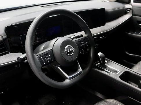 Used 2025 Nissan Kicks SV image 24