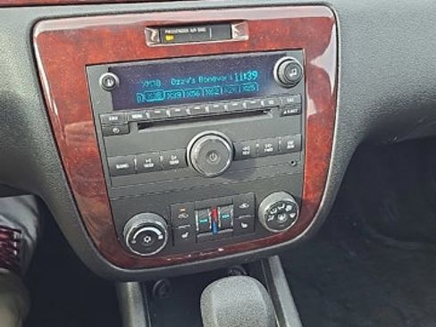 Used 2008 Chevrolet Impala LTZ image 19