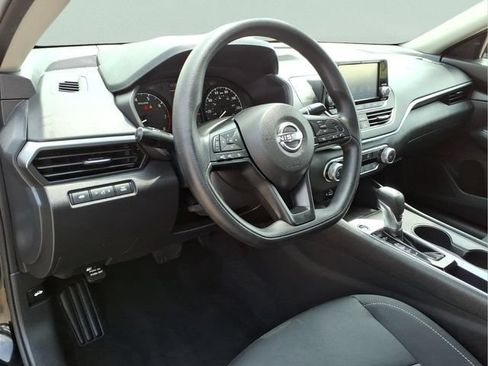 Used 2023 Nissan Altima 2.5 S FWD image 13