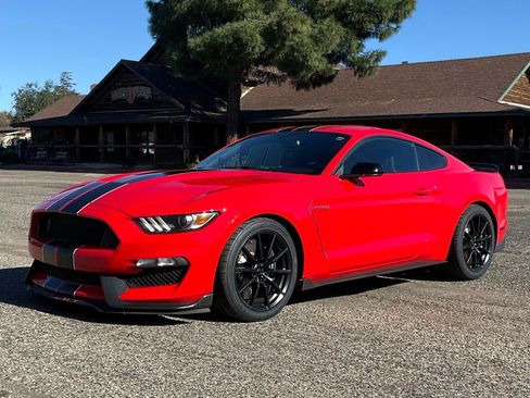 Used 2016 Ford Mustang Shelby GT350 image 2