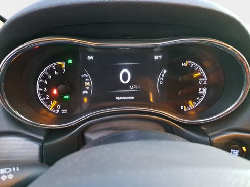 Used 2021 Jeep Grand Cherokee Limited w/ Sun & Sound Group RWD image 19