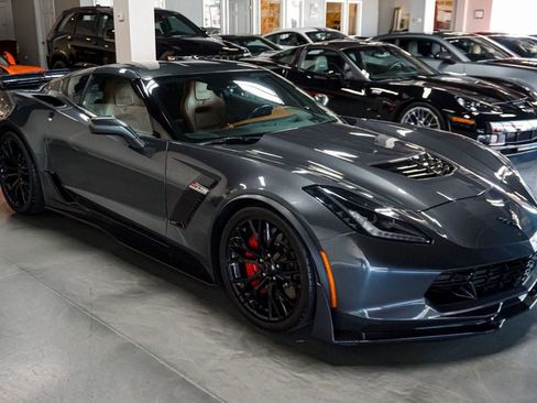 Used 2017 Chevrolet Corvette Z06 RWD image 4