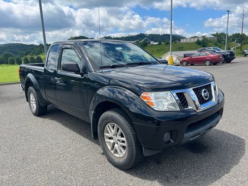 Used 2014 Nissan Frontier SV AWD/4WD image 3