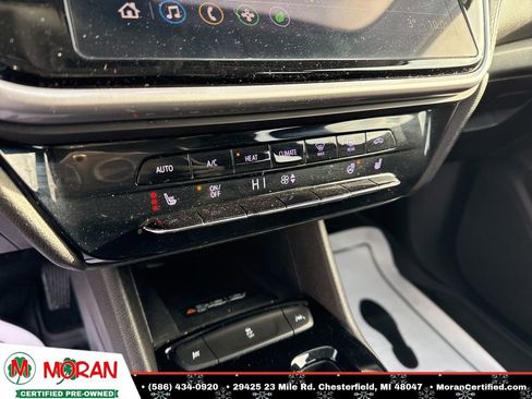 Used 2022 Chevrolet Bolt EUV LT w/ Comfort Package image 17