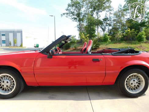 Used 1992 Ford Mustang LX RWD image 13
