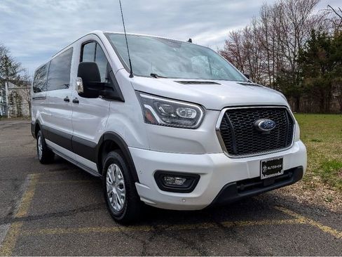 Used 2023 Ford Transit 350 XLT image 3