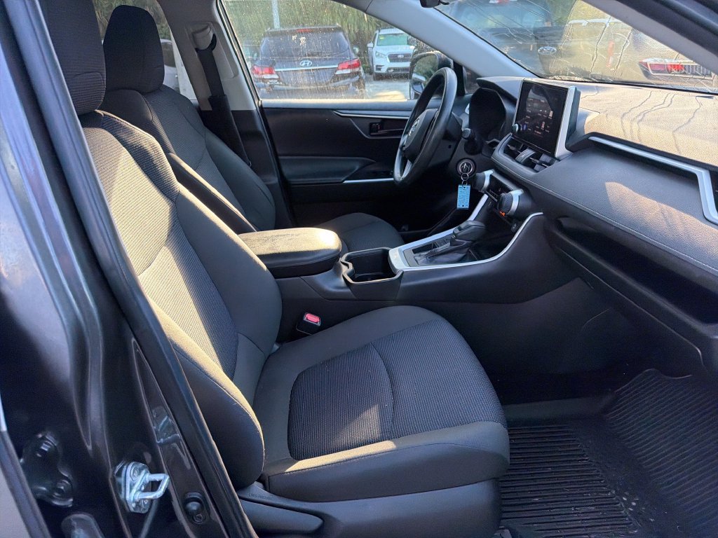 Used 2024 Toyota RAV4 LE FWD image 27