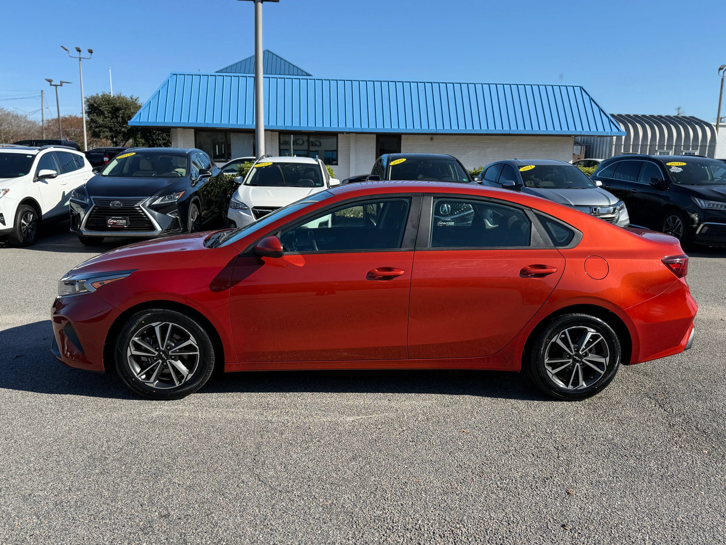 Used 2023 Kia Forte LXS FWD image 2