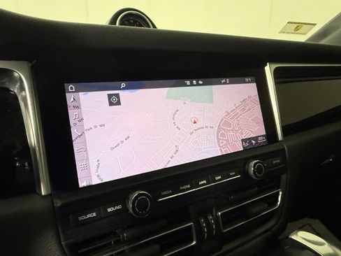 Used 2020 Porsche Macan AWD/4WD image 13