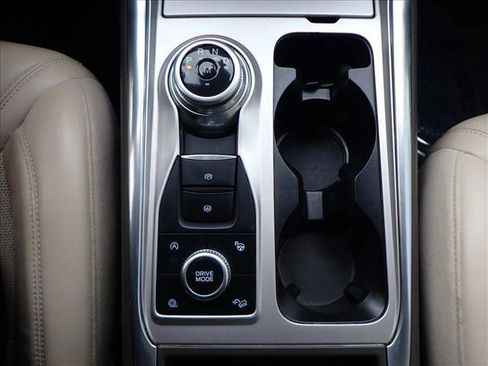 Used 2020 Ford Explorer Platinum w/ Premium Technology Package image 24