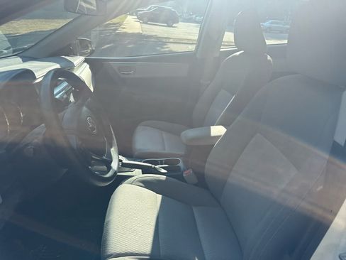 Used 2014 Toyota Corolla LE FWD image 11
