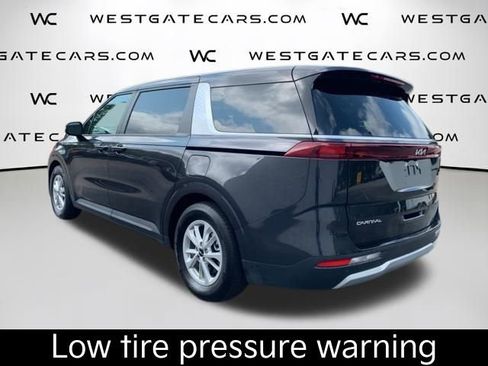 Used 2024 Kia Carnival LX image 7