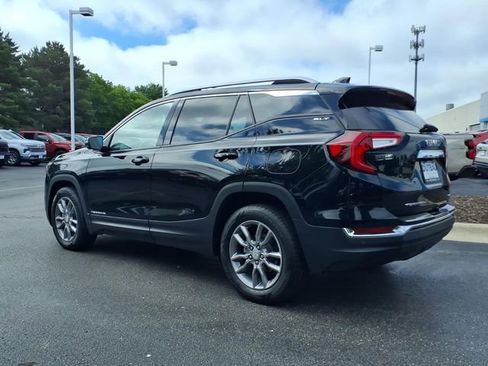Certified 2022 GMC Terrain SLT w/ Infotainment Package II AWD/4WD image 10