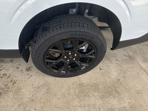 New 2025 Ford Maverick XLT w/ XLT Luxury Package image 24