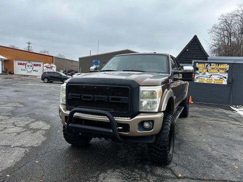 Used 2011 Ford F250 King Ranch w/ King Ranch w/Chrome Pkg image 2