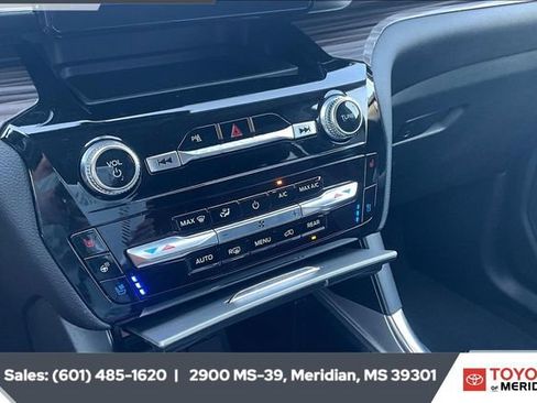 Used 2023 Ford Explorer Limited image 23