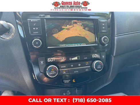 Used 2018 Nissan Rogue SV image 17