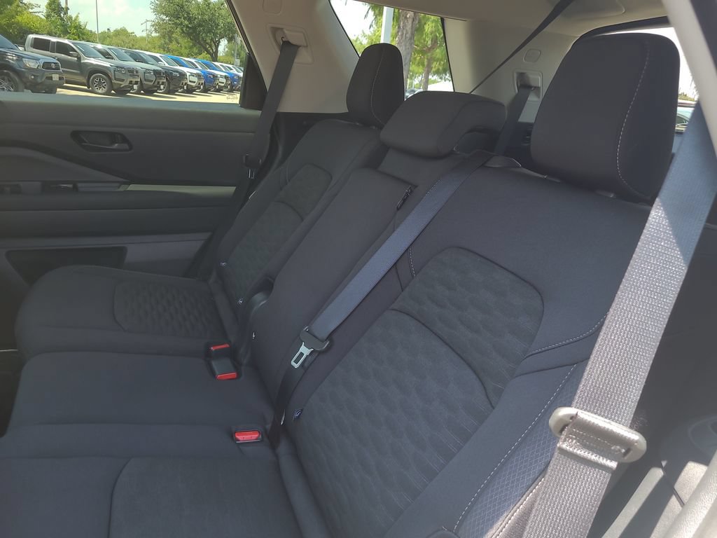 Certified 2025 Nissan Pathfinder S FWD image 10