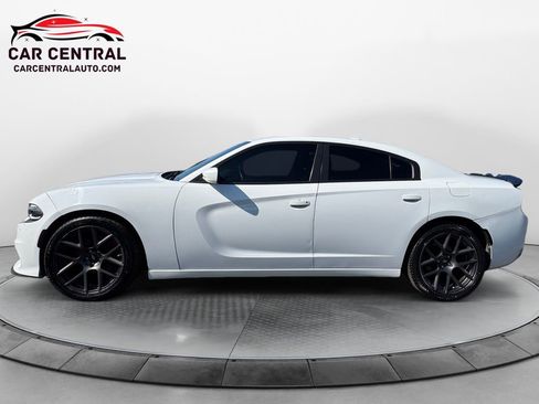 Used 2016 Dodge Charger R/T image 2