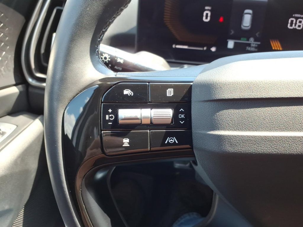 Certified 2026 Kia Sorento LX FWD image 21