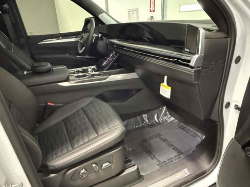 Used 2026 Cadillac Escalade V w/ LPO, ONYX Package AWD/4WD image 62
