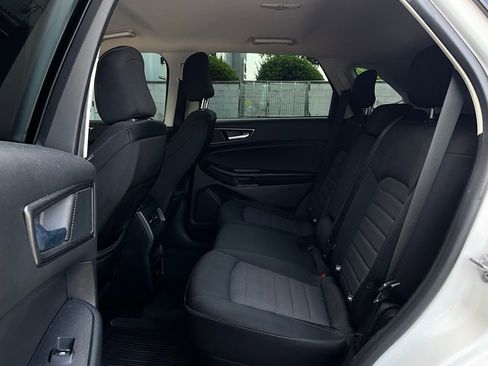 Used 2022 Ford Edge SE w/ Black Appearance Package image 11