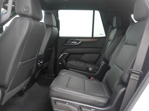 Used 2025 GMC Yukon Denali AWD/4WD image 22